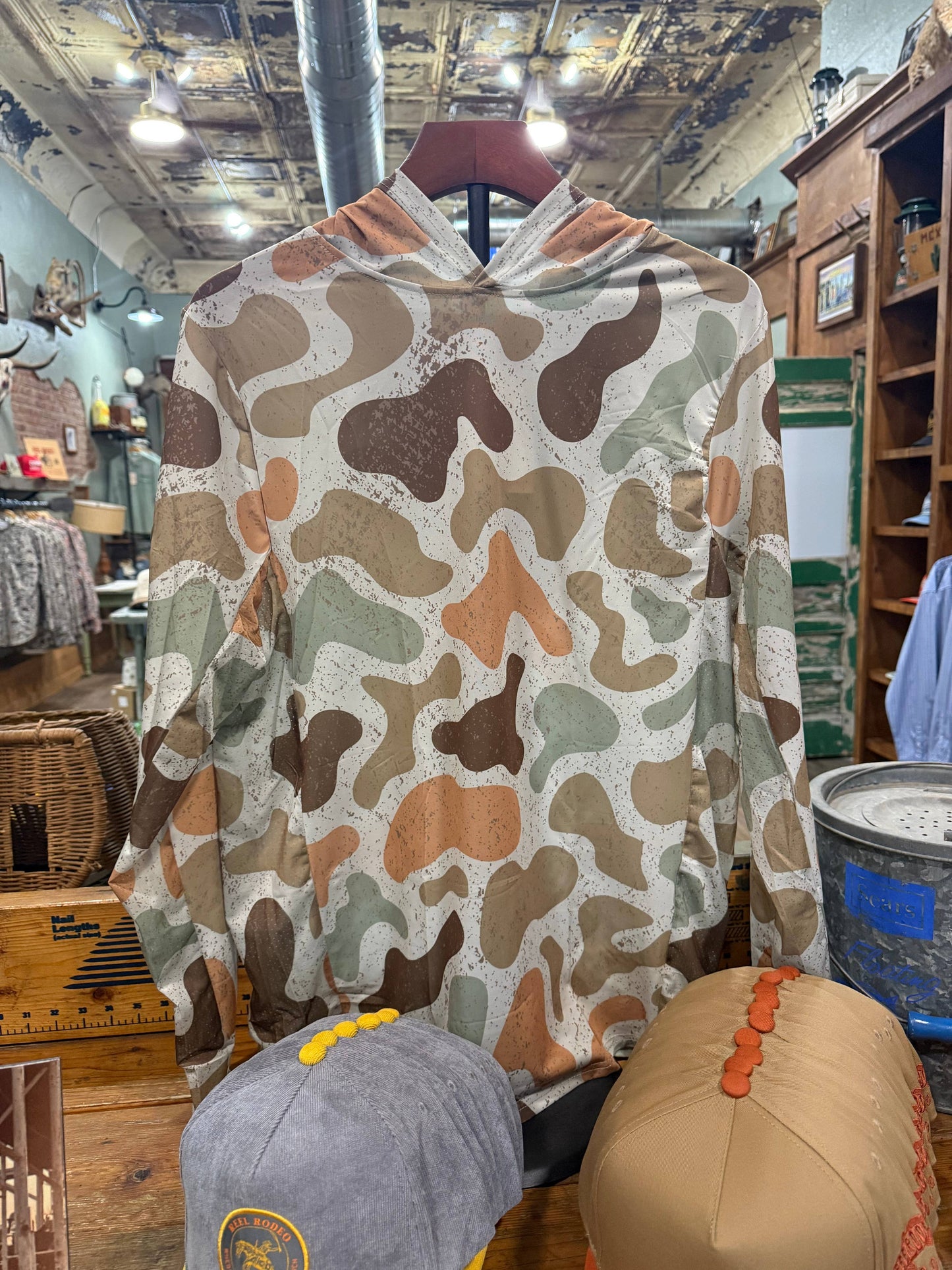 Mens Reel Rodeo Duck Camo Lightweight Hoodie