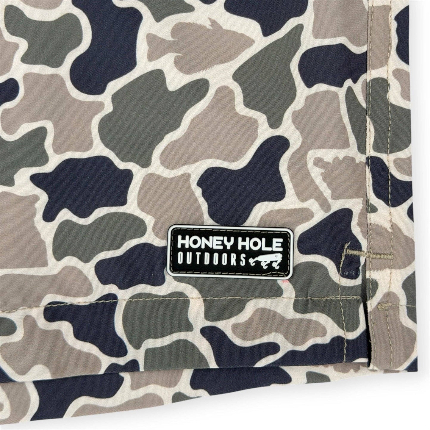 Mens Honey Hole Weekender Hideaway Camo Shorts