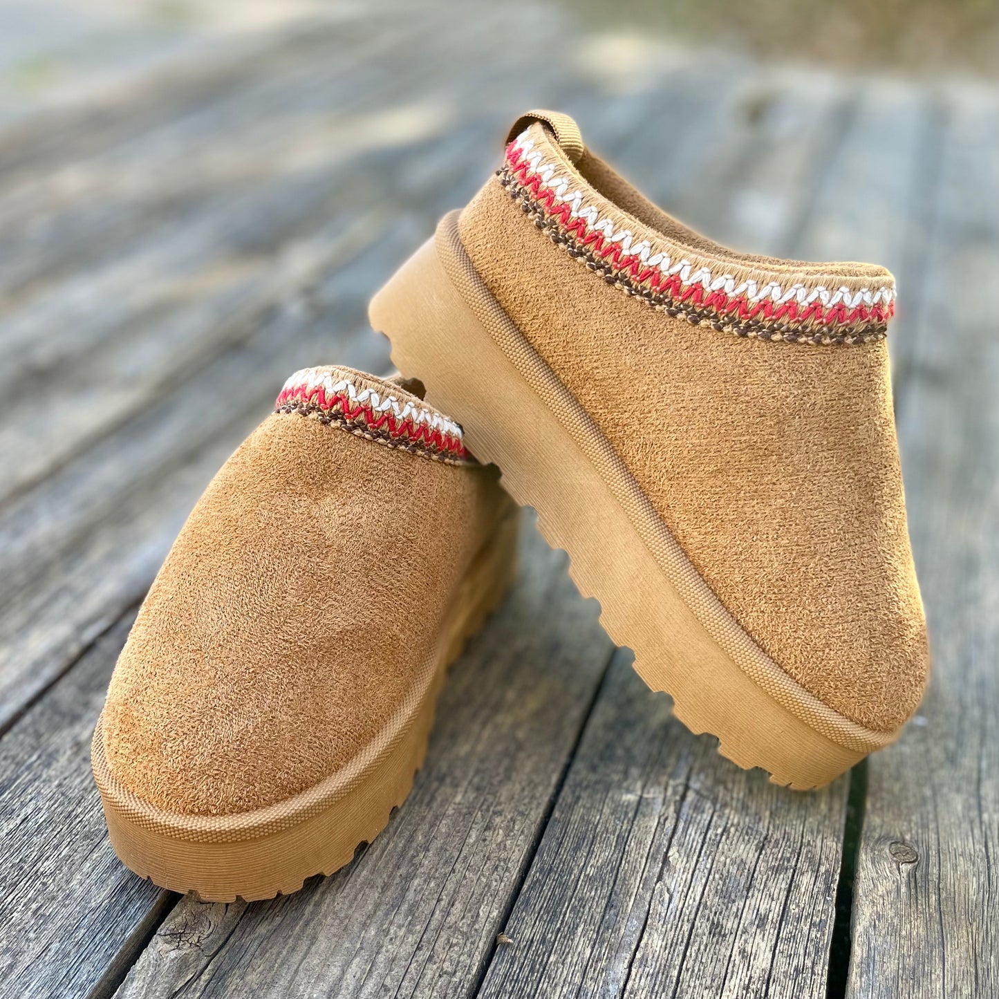 Girls Solid Suede Platform Slides