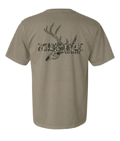 Mens Honey Hole Skull Mount Tee