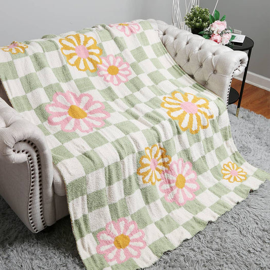 Retro Checkered Daisy Microfiber Throw Blanket