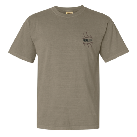 Mens Honey Hole Skull Mount Tee