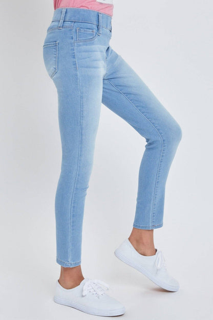 Girls Light Wash Pull On Skinny Jeans