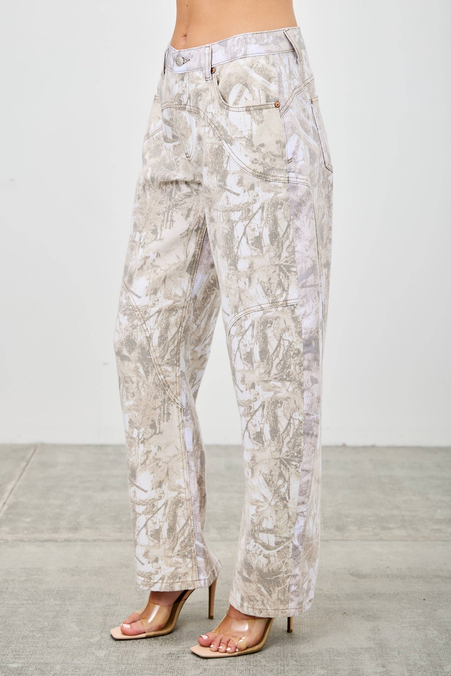 Saige Deadwood Barrel Jeans