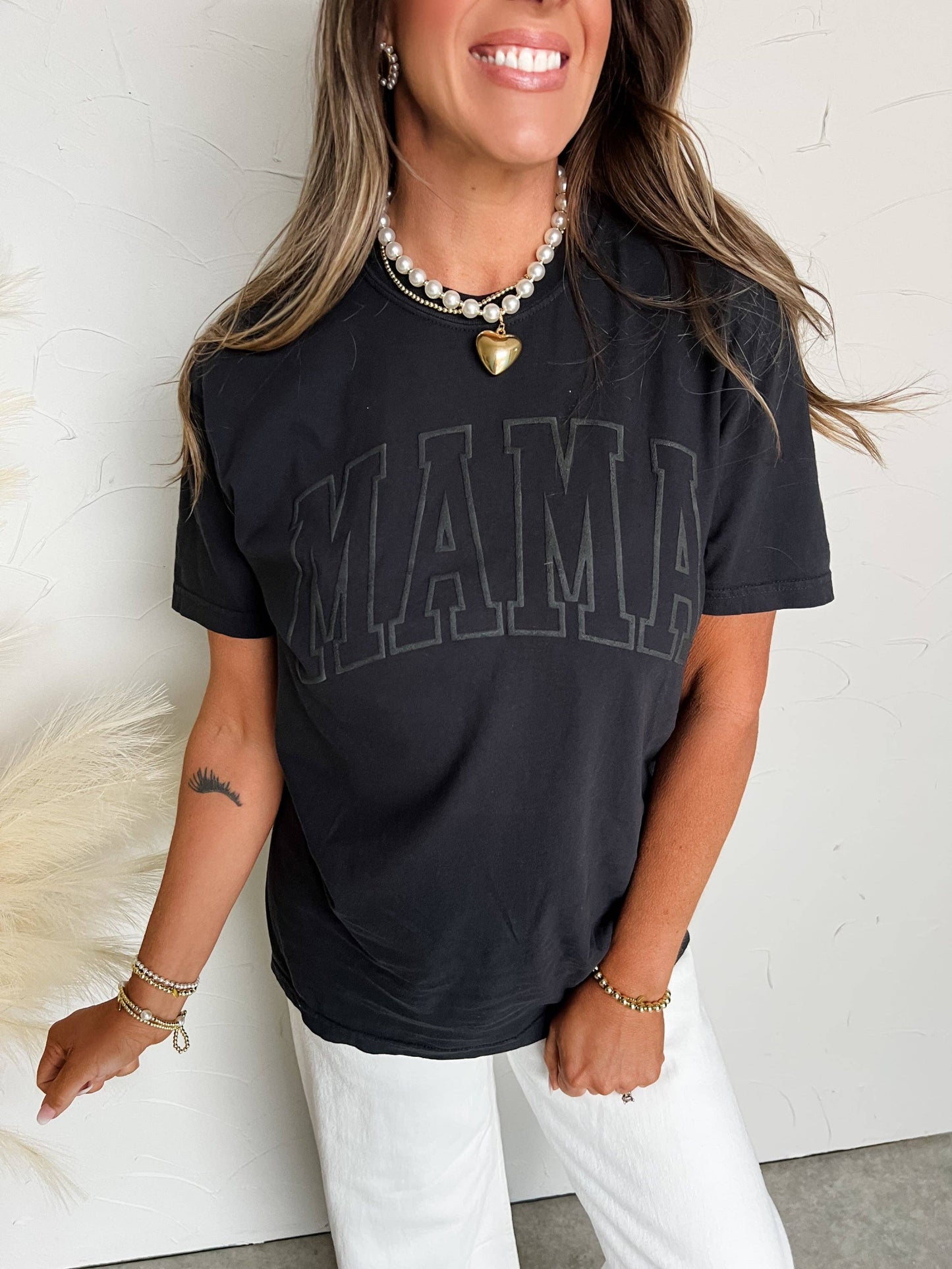 Mama Puff Outline Black Tee