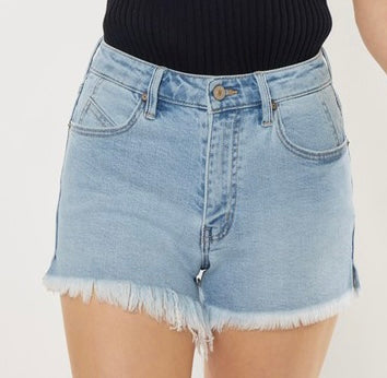 Kancan Dorchester LW Frayed Mom Shorts