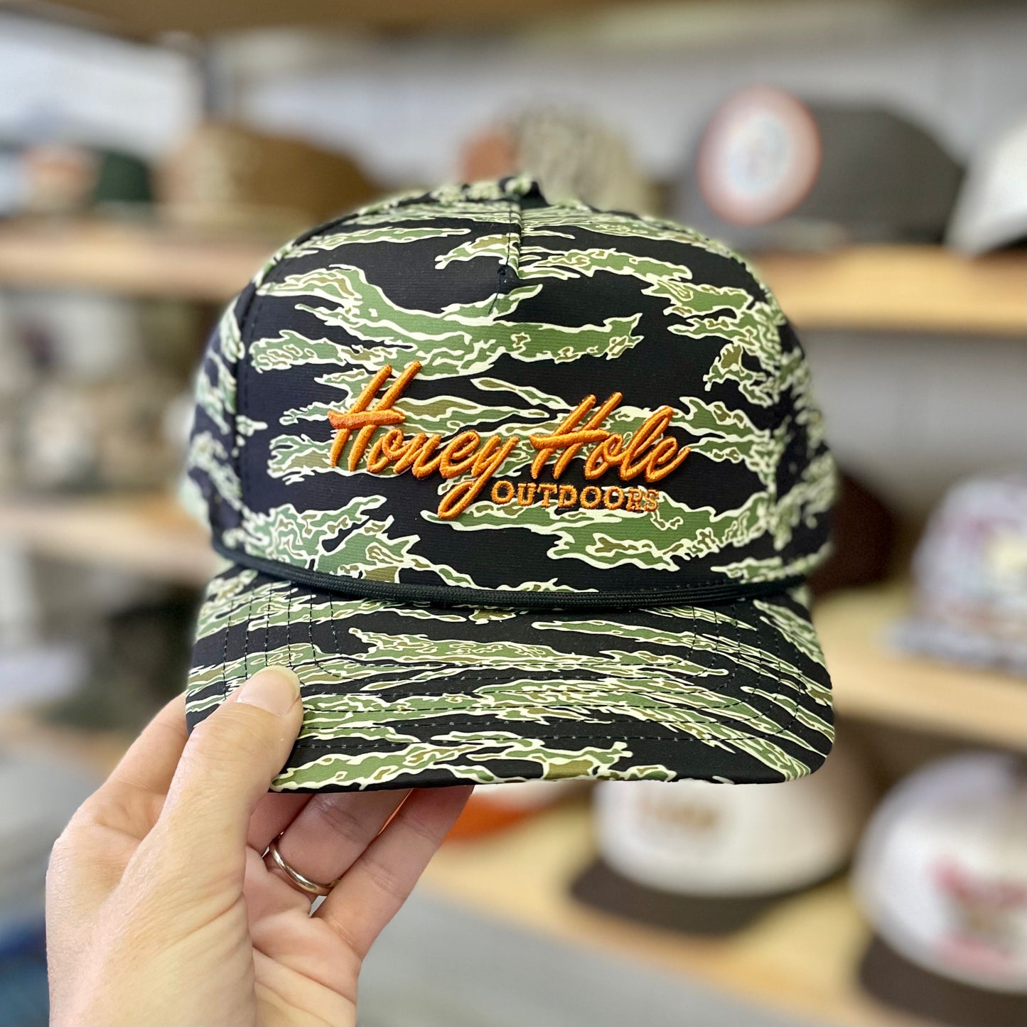 Mens Honey Hole Tiger Camo Performance Rope Hat