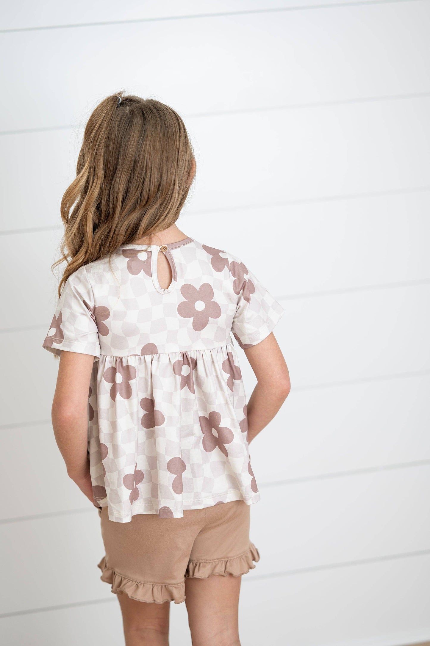 Girls Taupe Checkered Daisy Short Set