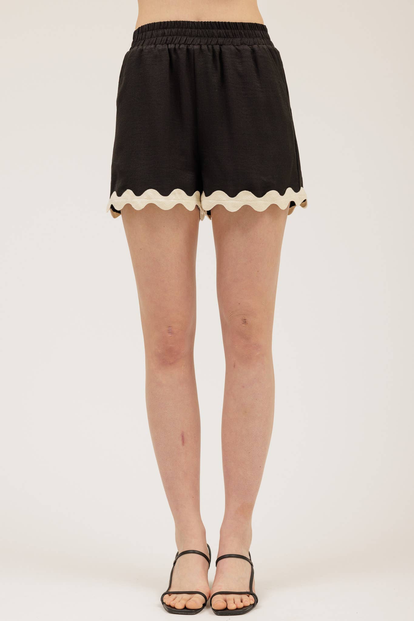 Simplicity Contrast Rick Rack Black Short Set