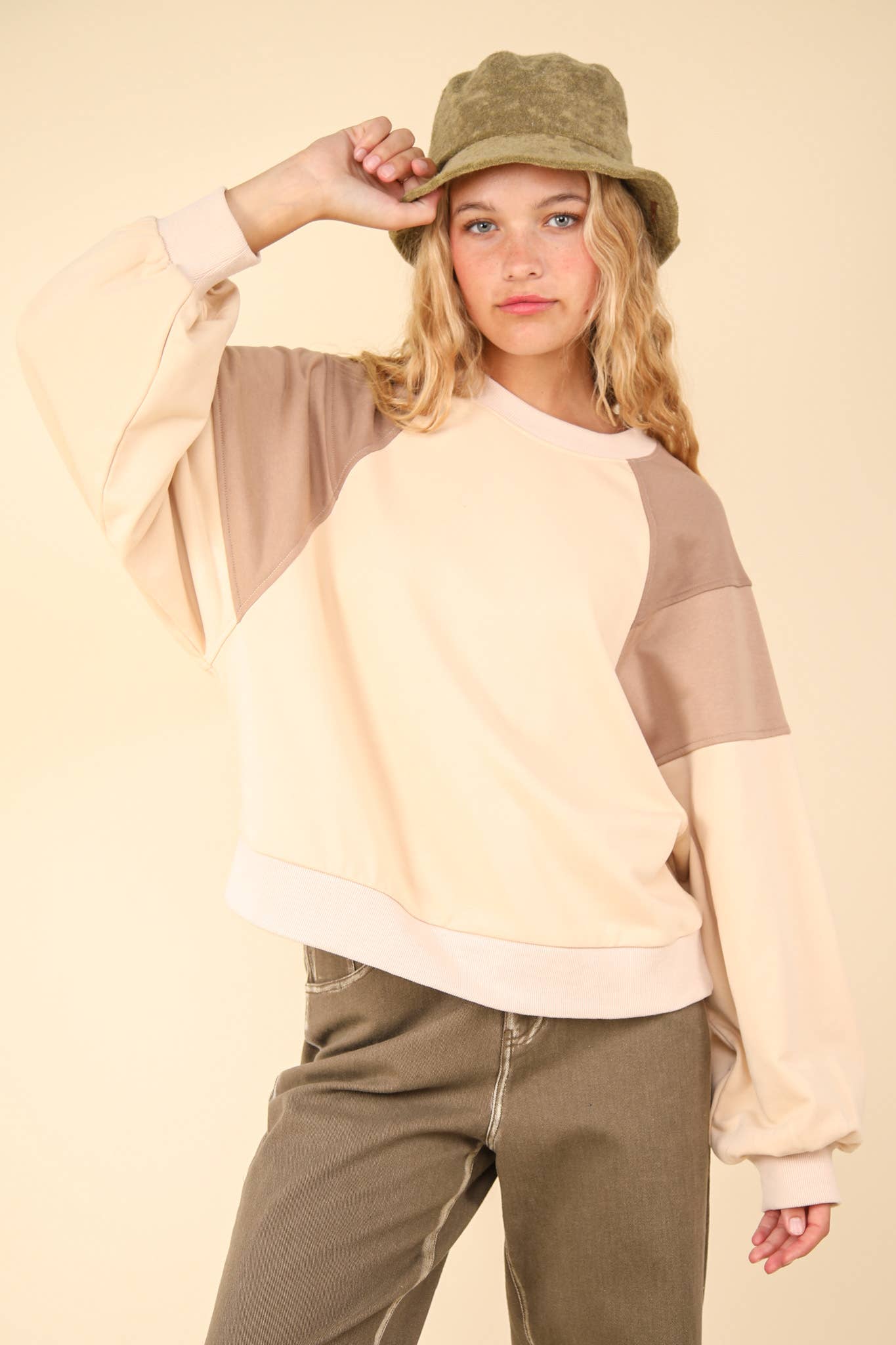 Color Block Raglan Sweatshirt