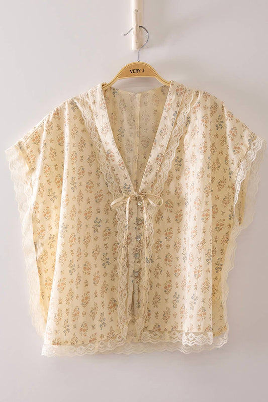 Giana Vintage Floral & Lace Buttondown Blouse
