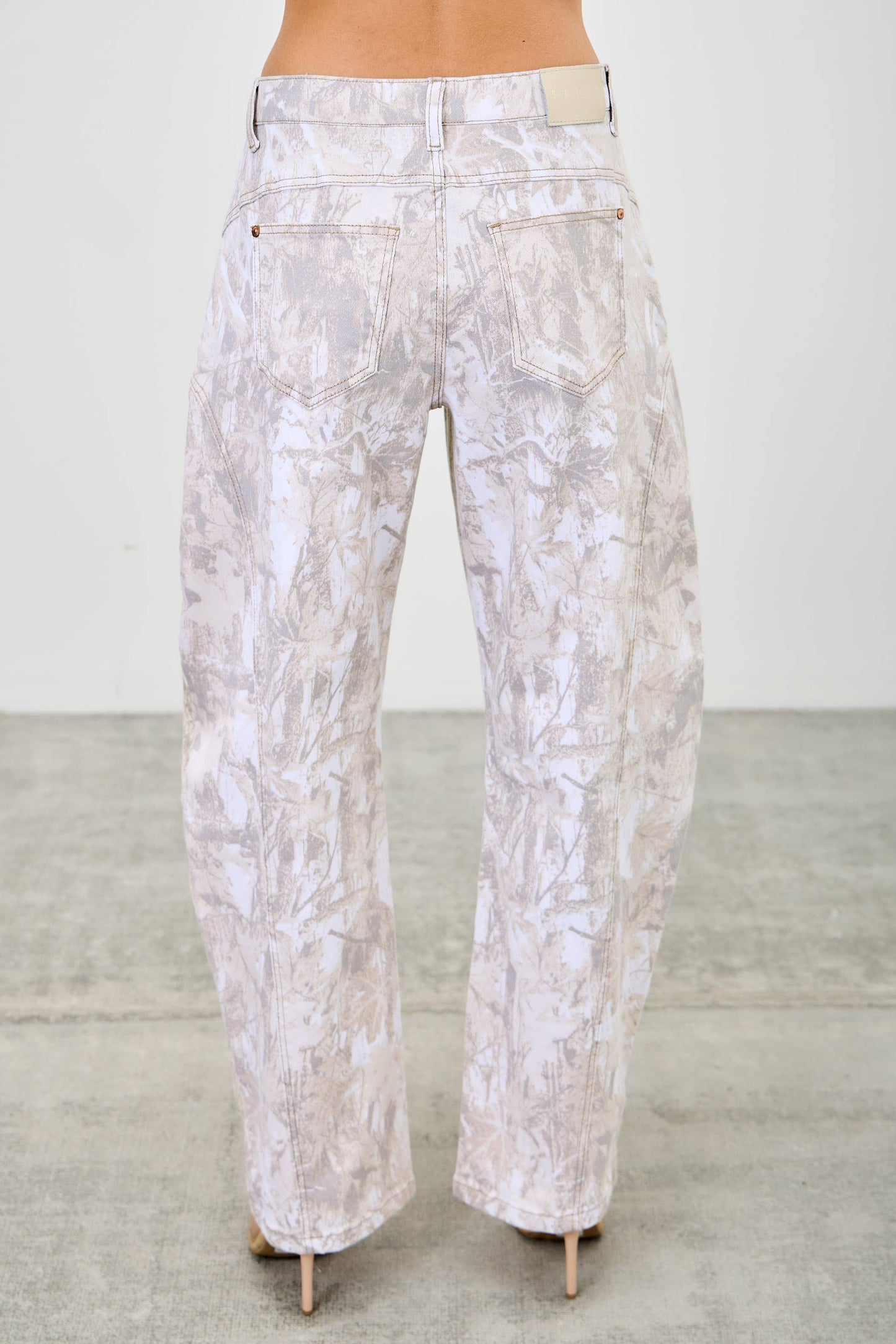 Saige Deadwood Barrel Jeans